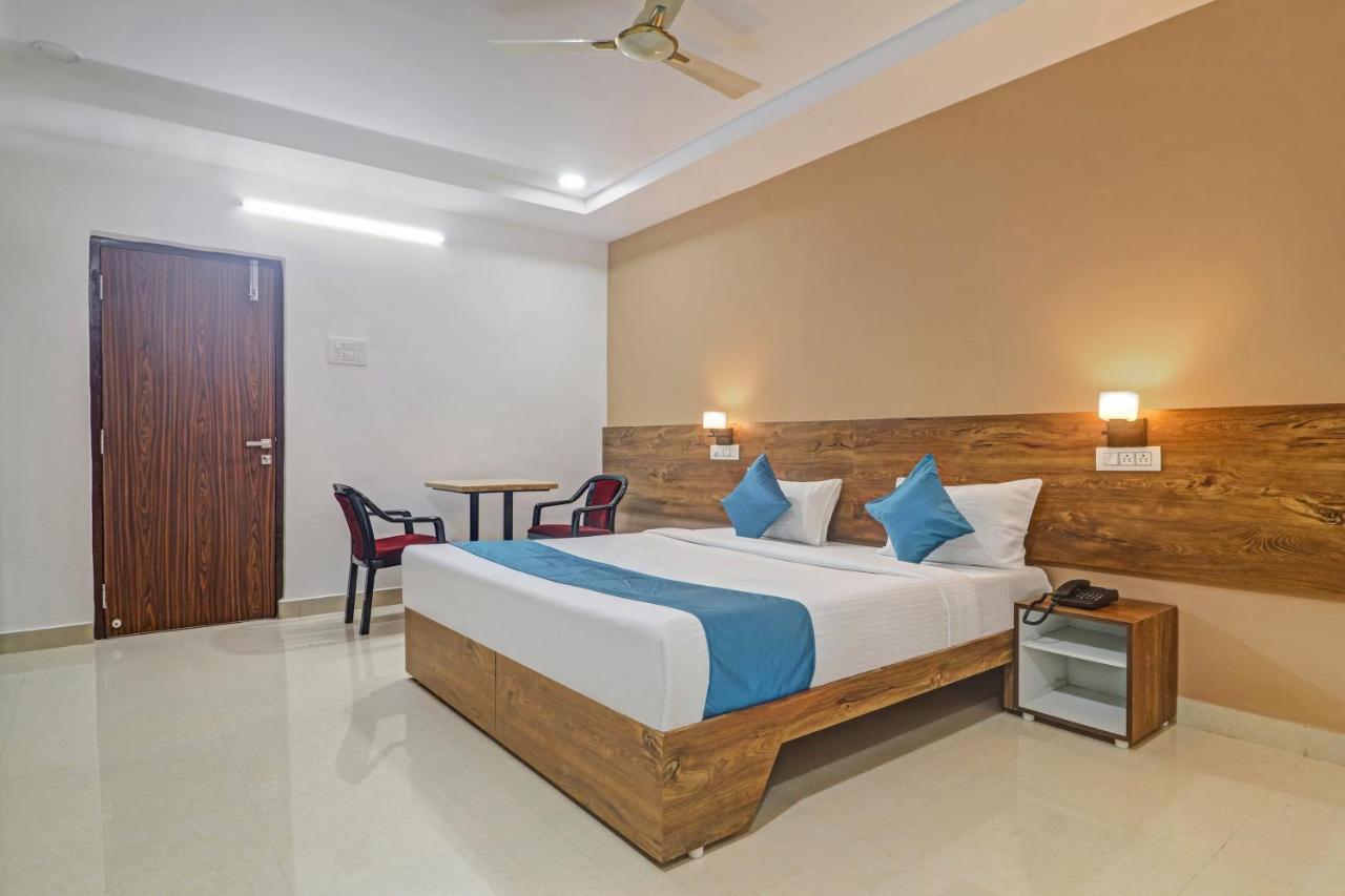 The Balcony Hotel Hyderabad Exterior foto