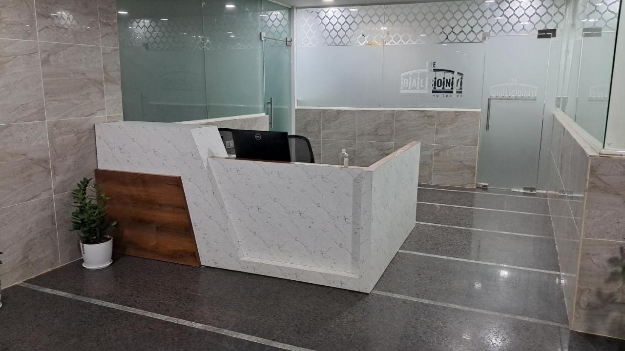 The Balcony Hotel Hyderabad Exterior foto