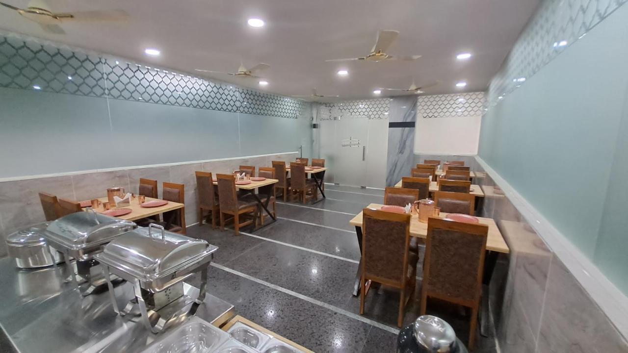 The Balcony Hotel Hyderabad Exterior foto