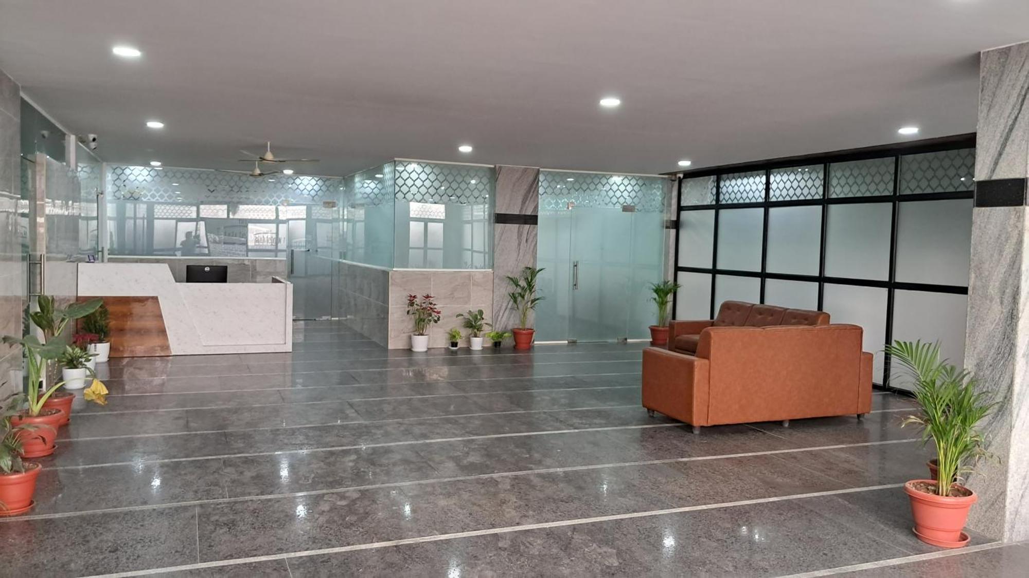 The Balcony Hotel Hyderabad Exterior foto