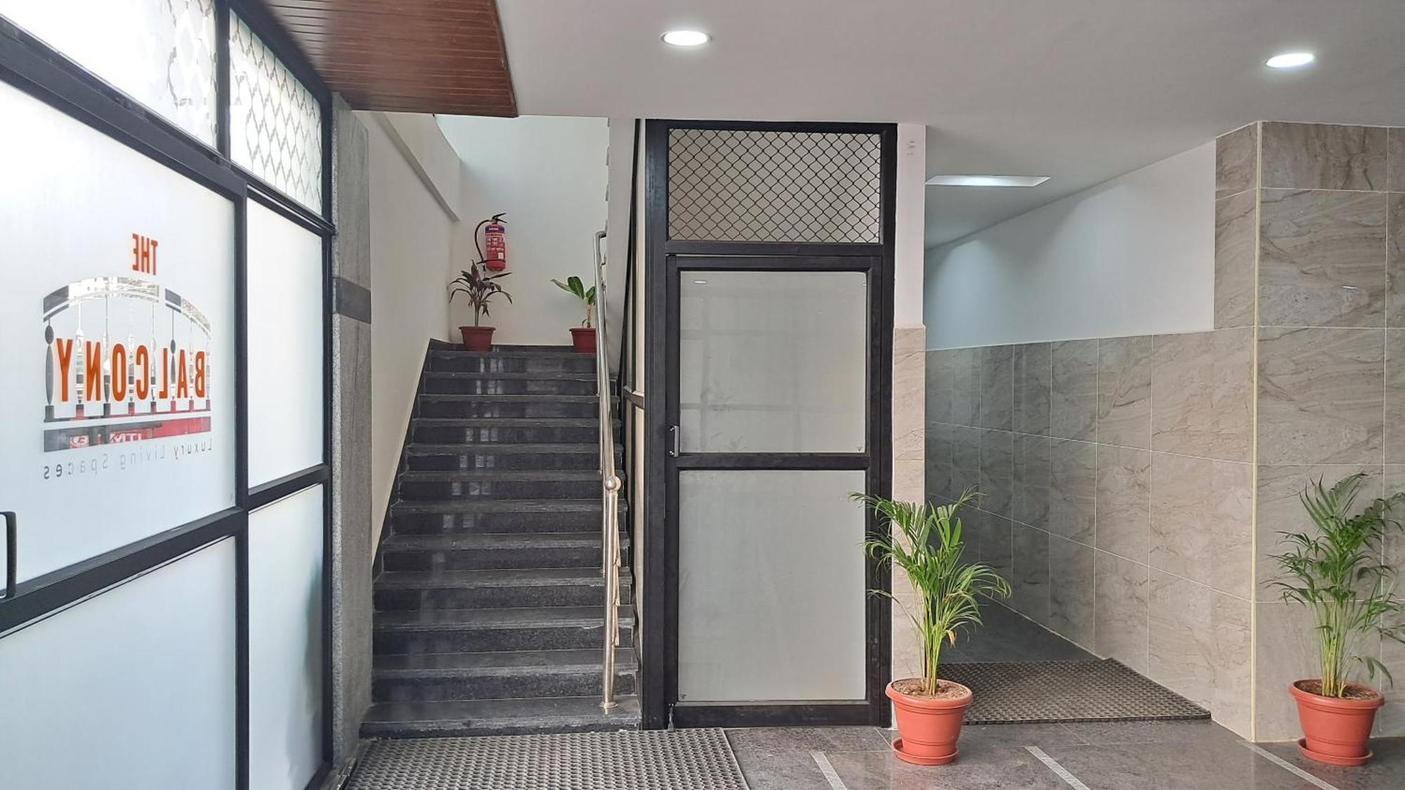 The Balcony Hotel Hyderabad Exterior foto